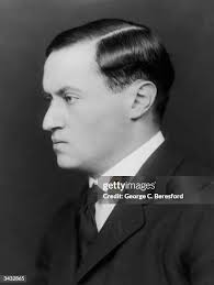 Actor Gerald Du Maurier as 'A J Raffles' in the play of that name.... News  Photo