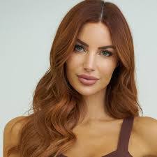 Amanda Light's Instagram, Twitter & Facebook