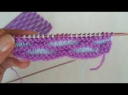 Ne Kolaymis Diyeceginiz Iki Renkli Orgu Modeli Strickmuster Knitting Patterns Youtube Orgu Dikis Desenleri Orgu Desenleri