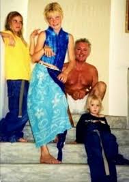 Roger Taylor And Kids Roger Taylor Queen Queen Meme Queen Freddie Mercury