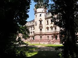 Mit öffentlichen verkehrsmitteln ist das schloss gut über den regensburger hauptbahnhof zu erreichen. Schloss Thurn Und Taxis Regensburg Ehemaliges Kloster St Emmeram Fuhrungen Offnugnszeiten Und Schlossfestpiele Alle Wichtigen Informationen Finden Sie Hier