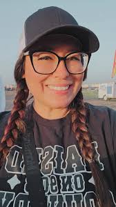 pixpop the pool girl On Threads