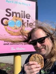 Mavis Travis's Instagram, Twitter & Facebook