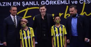 Turkish club fenerbahce say it is not viable from an economic point of view for them to sign arsenal midfielder mesut ozil. Watch Mesut Ozil Plays Pre Assist For Calamity Own Goal On Fenerbahce Bow Planet Football