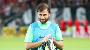 Fra wikipedia, den frie encyklopedi. Vfl Wolfsburg Admir Mehmedi Null Minuten Und Eine Lange Hose Kicker
