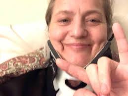 Robyn Byers's Instagram, Twitter & Facebook