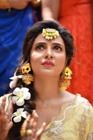 New Hairstyles For Indian Wedding Function Mehdi Haldi Sangeet Wedding Function Wedding Flower Jewelry Indian Wedding