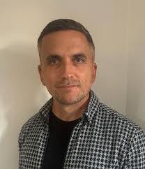 Ryan Lunn's Instagram, Twitter & Facebook