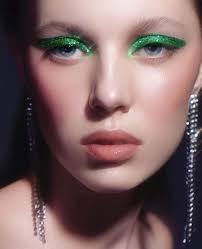 Professional makeup artists look to makeup for ever for products specifically designed for film and tv. Tutoriales De Photoshop 70s Makeup 70s Makeup Style Photo Makeup