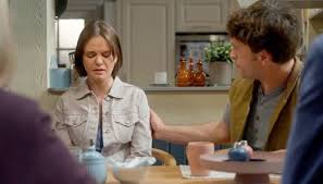 Rote Rosen“-Vorschau heute: Lou stößt unerwartet auf Jess (5.11.25)