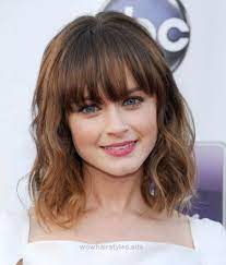 Medium Length Wavy Hairstyles With Bangs Medium Length Hair With Bangs Bangs With Medium Hair Medium Length Hair Styles