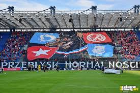 Wisła kraków w poniedziałek pokonała na własnym boisku zagłębie lubin 3:0 w meczu zamykającym 1. R 4qdiv Dsgcrm