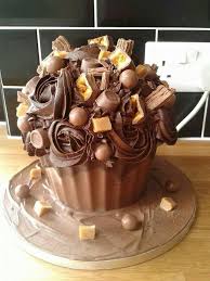 82c6d553f4894e3a47c34bcc2e8296e2 Jpg 720 960 Large Cupcake Cakes Giant Cupcake Cakes Cake