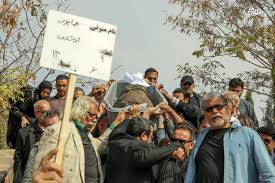 عکس/ حضور چهره‌ها در تشییع پیکر "همایون ارشادی"