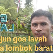 What color is better for a bedroom, red or green?