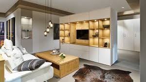 Wohnwand kaufen › otto.de hochglanz & aus holz wohnwand weiß massive wohnwände in top qualität › ratenkauf möglich & kauf auf rechnung! Schicke Wohnwand In Mattem Weiss Und Wildeiche Modern Wohnzimmer Dresden Von Sachsenkuchen