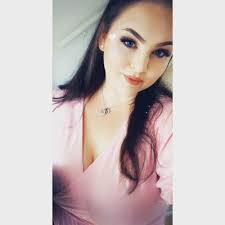 Shannon Shutt's Instagram, Twitter & Facebook