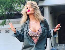 Celebra interpretă arată impecabil la aproape 40 de ani. Anna Lesko Imagini De Infarct Cat De Bine AratÄƒ Artista In Costum De Baie La 40 De Ani Glow Magazin