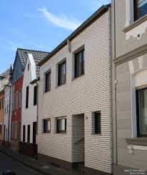 All diese hinweise hat franziska wawer mit viel liebe zum detail über die jahre hinweg zusammengetragen und auf den thementafeln verewigt, die an den beeten in der innenstadt stehen. Haus Zum Verkauf 53879 Euskirchen Innenstadt Bendenstr 11 Mapio Net