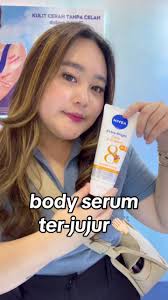 Untung ke JXB kemarin🥹jadi tau kalo ada Body Serum yang berani buka-bukaan  kayak gini👏🏻 dibelakangnya udah ditulis kalau mengandung 95% Purity  Vitamin C dan 8 Super Foods! Sebagai pecinta bodycare sih ...
