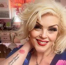 How to professionally say who do you think you are talking to like that?