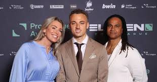 Jun 27, 2021 · we gingen op bezoek om van barney en zijn manager ben de kok te horen hoe de financiële zaken worden geregeld. Lang Grabs Next To Prize Footballer Of The Year In Belgium Foreign Football Netherlands News Live