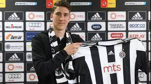 At the beginning of 2016, vlahović joined the first team under coach ivan tomić and got the jersey. Dusan Vlahovic Potipisao Za Prvi Tim Partizana Sportsport Ba