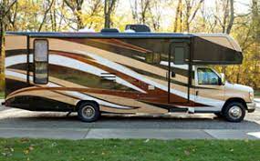 Well, you can expect to get a regular rv from anywhere between $100 to $300 per day. How Much Does It Cost To Rent An Rv
