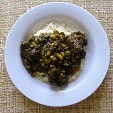 La Pkaila Est Le Plat Juif Tunisien Le Plus Celebre Ce Ragout De Boeuf D Epinards Frits Et De Haricots Blancs Est Souve Jewish Cuisine Tripe Recipes Recipes