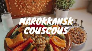 Her serverer jeg lammegryden med couscous med friske krydderurter og ristede pinjekerner samt lidt bagte gulerødder. Mama S Kokken Sadan Laver Du Marokkansk Couscous Youtube