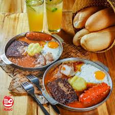 Even though having a bowl of noodle soup is more preferred for breakfast in vietnam, we do have our own version of egg and bread for breakfast. Top 7 Quan Banh Má»³ Cháº£o Ngon Nháº¥t Quáº­n Cáº§u Giáº¥y Ha Ná»™i Toplist Vn