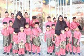 Maybe you would like to learn more about one of these? Ibu Bapa Telah Tiada Rumah Untuk Menumpang Kasih Pula Terbakar 3 Penghuni Tabah Sambut Aidilfitri Selimut Pemberian Arwah Nenek Hangus Terus Viral Mstar