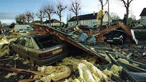 We don't have any reviews for la tempête du siècle : En Chiffres Il Y A 20 Ans La France Etait Devastee Par Les Tempetes Lothar Et Martin L Express