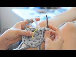 Zpagetti anleitung teppich / badezimmerteppich aus zpagetti garn amalie loves denmark / diy häkelanleitung zpagetti runde teppich. Diy Schale Korb Stricken Und Hakeln Mit Zpagetti Teil 1 Youtube