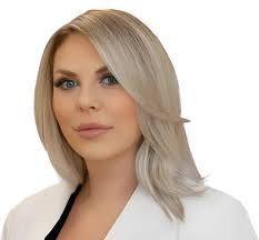 Samantha Berry's Instagram, Twitter & Facebook