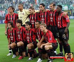.of milan ac during the serie a match between ac milan and inter milan at stadio giuseppe meazza on ac milan. Amarcord Momenti Storici Foto Dell Ac Milan Futebol Esportes Futebol Internacional