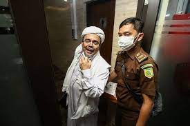 Munarman mengatakan nyawa rizieq shihab terancam usai serangkaian bentrok yang melibatan anggota laskar fpi dengan polisi, senin (7/12) dini hari. Rizieq Shihab Divonis 4 Tahun Penjara Terkait Kasus Tes Usap Rs Ummi Halaman All Kompas Com