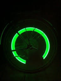 Rbrotherstechnologie 2 Stuck Led Ventilkappen Radbeleuchtung Licht Felgenlicht Tuning Auto Grun Fahrradbeleuchtung Ventilator Felgen