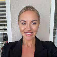 Thrilled to announce my promotion to Business Director! 🥂🍾 My family,  friends and team all know how much this means to me. From little things big  things grow, and that's certainly true