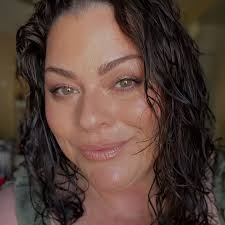 Danielle Abeyta // Over 40 Easy Makeup & Skincare (@danielleabeytabeauty) ·  Instagram 照片和视频