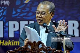 Nah, prom ini kemudian berkembang dan diubah menjadi eprom (erasable programmable rom). Kenapa Kita Hendak Sangat Statut Rom Tun Abdul Hamid