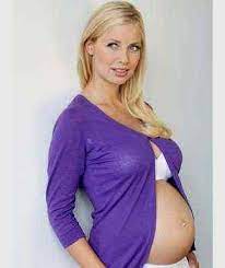 September 2019 drei frauen kinderpornographische bilder geschickt zu haben. Christoph Metze Metzelder Baby Von Schoner Julia Ist Da Fussball Bild De
