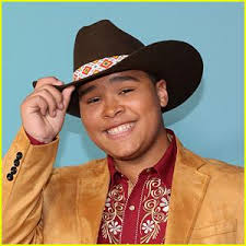 American Idol's James Durbin Introduces Baby Daughter Kinzee: Adorable  Newborn Portraits!