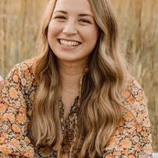 Tessa Holder's Instagram, Twitter & Facebook