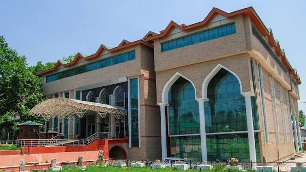 SPS Museum (Sri Pratap Singh Museum)