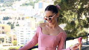 People & style ευγενία νιάρχου: H Eygenia Niarxoy Exei Gene8lia Kai To Giortase Me Mia Fashiobable Poza Se Entypwsiako Hliobasilema Bovary