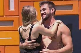 Apesar do pouco tempo, já existe uma série de polêmicas em torno do relacionamento. Carla Dias E Arthur Picoli Decepcionam Fas Nao Estamos Juntos