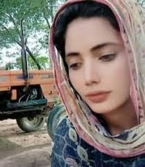 Bushra Malik's Instagram, Twitter & Facebook