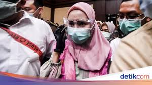 Pinangki mengaku bersalah dan mengatakan menyesali perbuatannya serta telah mengikhlaskan dipecat dari profesinya sebagai jaksa. Hole In Alleged Pinangki Becomes Highlights World Today News