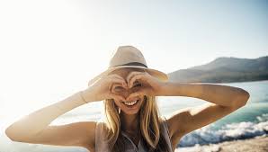 How to show confidence to a woman. 11 Habits Of A Confident Woman Project Hot Mess